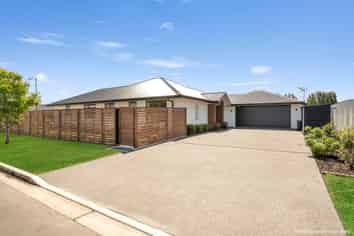 35 McQuillan Avenue, Woodend