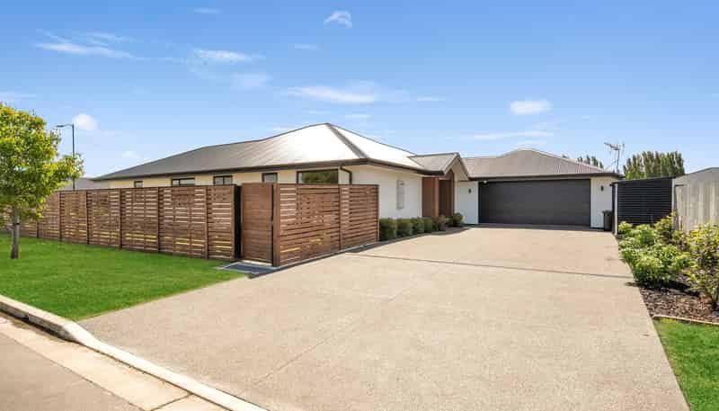35 McQuillan Avenue, Woodend