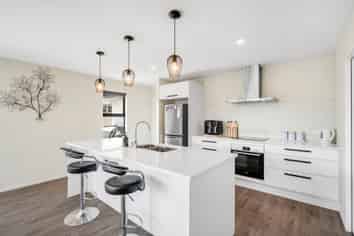 35 McQuillan Avenue, Woodend