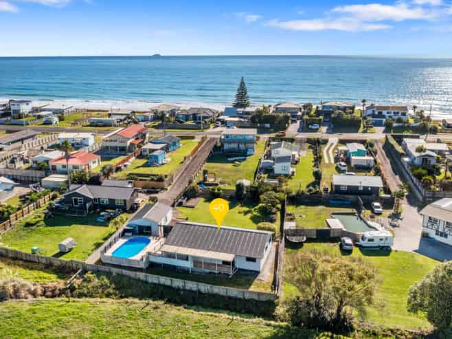 40 Pukehina Parade, Pukehina