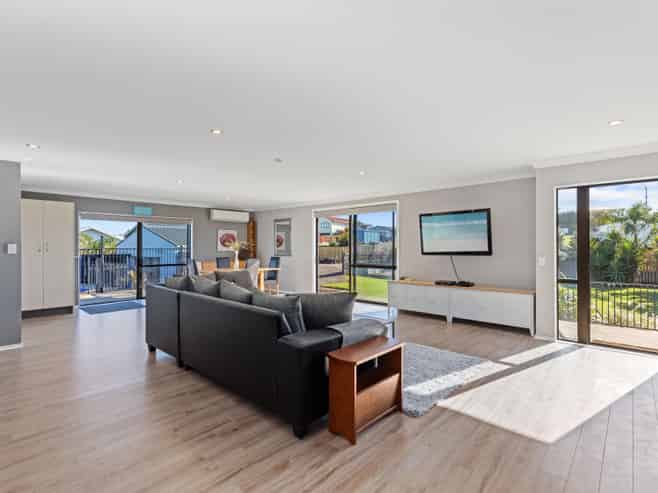 40 Pukehina Parade, Pukehina