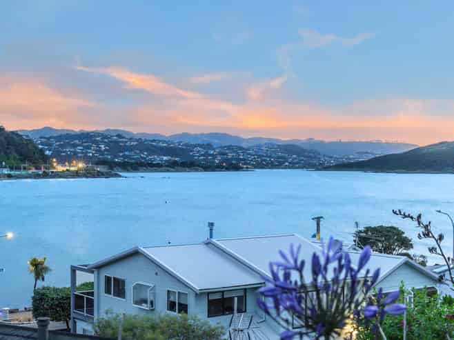 18 Beach Road, Plimmerton