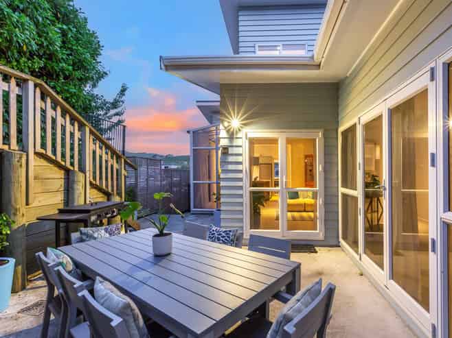 18 Beach Road, Plimmerton