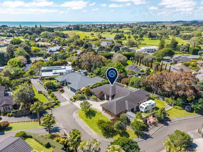 15 Fairway Oaks Drive, Waikanae Beach