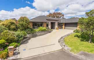 15 Fairway Oaks Drive, Waikanae Beach
