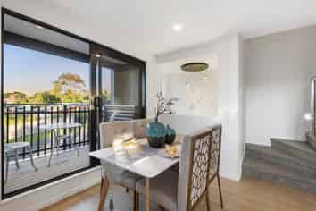 2/90 Stredwick Drive, Torbay