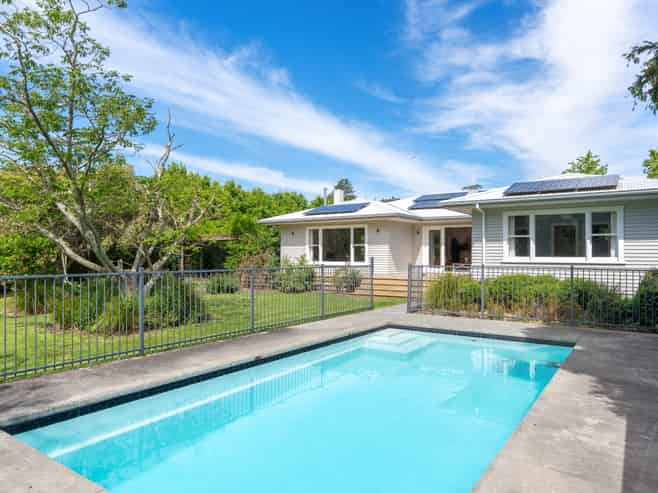 24 Island Road, Whataupoko