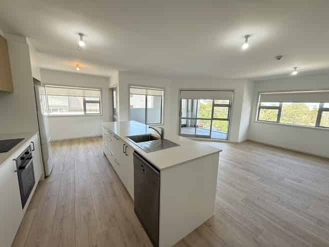 16/270  Onewa Road, Birkenhead