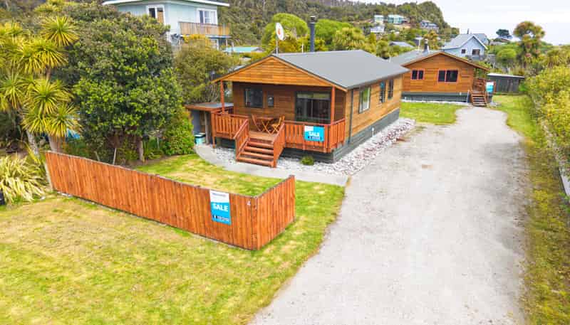 4 Russell Street, Okarito