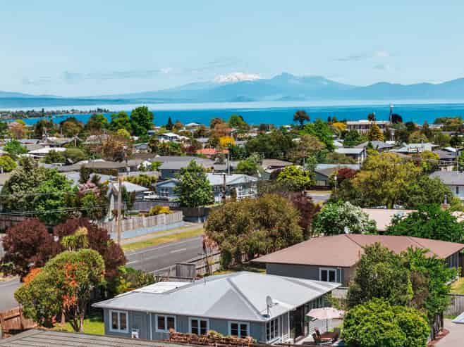 1/174 Rifle Range Road, Taupo