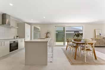 23 Tabraham Crescent, Pyes Pa