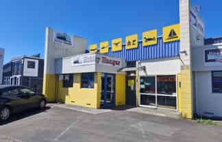 Standout on Pukete Road