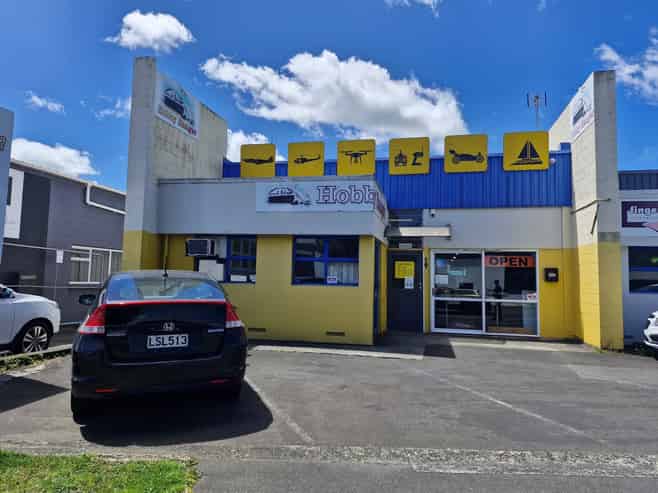 Standout on Pukete Road