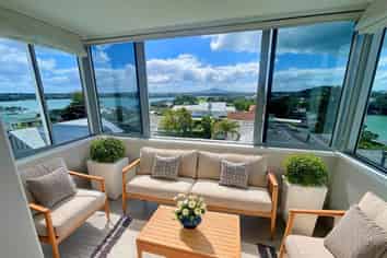 8/25 Stanley Point Road, Devonport