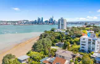 8/25 Stanley Point Road, Devonport