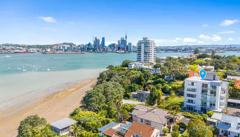 8/25 Stanley Point Road, Devonport