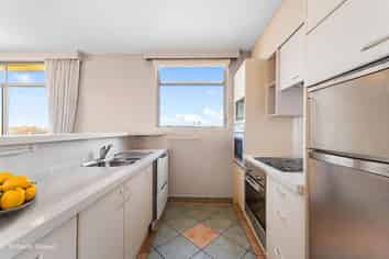 8/25 Stanley Point Road, Devonport