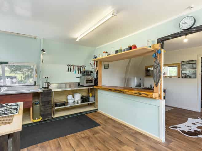 451 Tora Farm Settlement Road, Tora