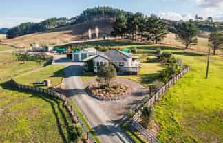 306 West Coast Road, Makarau