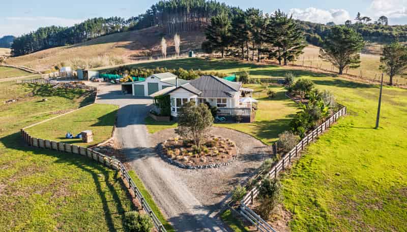 306 West Coast Road, Makarau