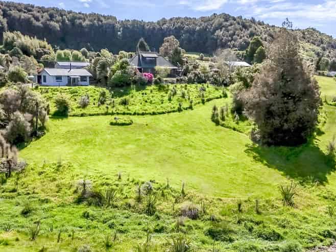 1 and 3 Back Creek Road, Hokitika