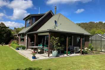 1 and 3 Back Creek Road, Hokitika