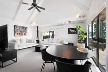 58B Aeroview Drive, Beach Haven