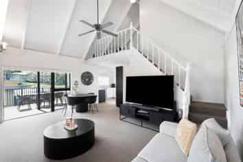 58B Aeroview Drive, Beach Haven