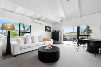 58B Aeroview Drive, Beach Haven