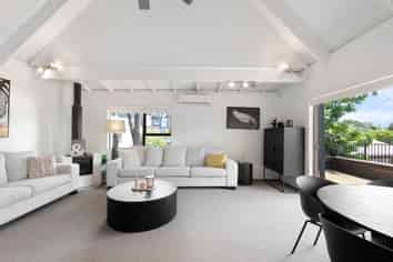 58B Aeroview Drive, Beach Haven