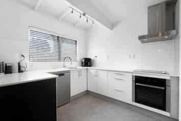 58B Aeroview Drive, Beach Haven