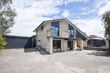 79 Trevors Road, Hampstead