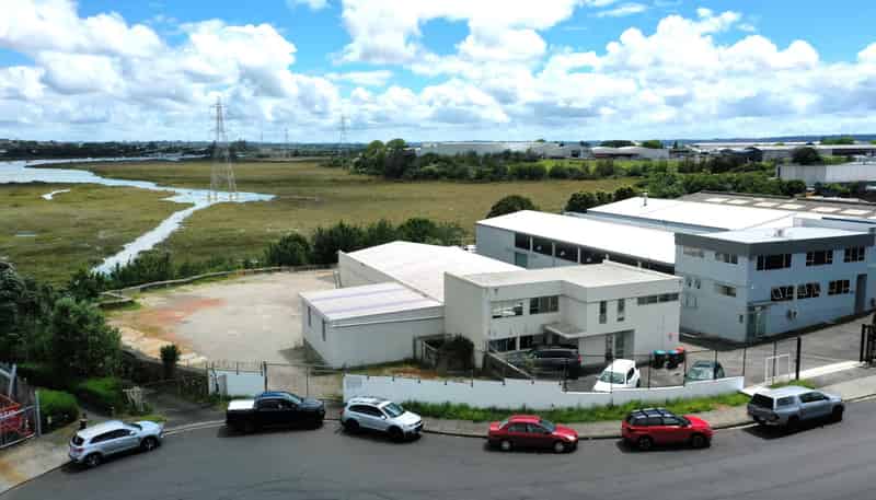 37 and 39 Timothy Place, Avondale