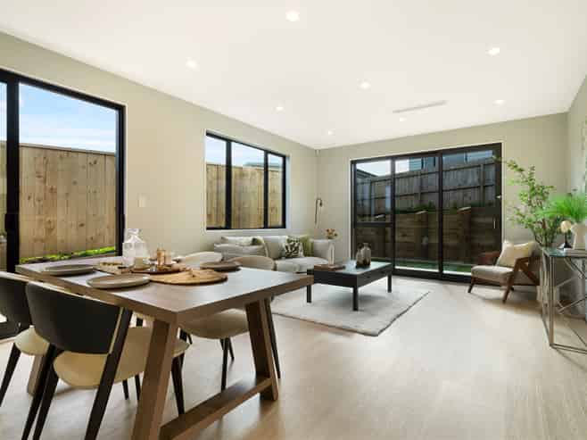 8 Whakairo Crescent, Gulf Harbour