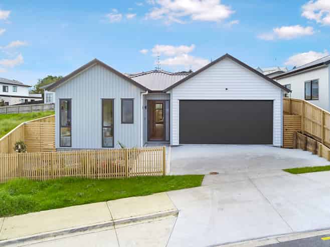 8 Whakairo Crescent, Gulf Harbour