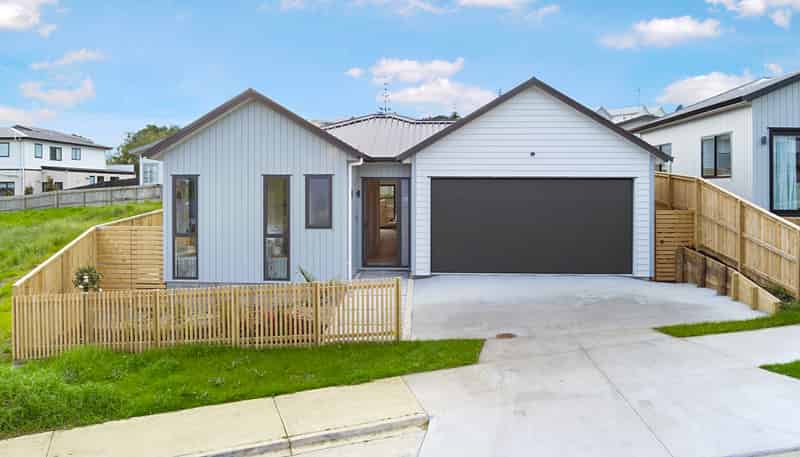 8 Whakairo Crescent, Gulf Harbour