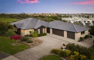 21 Laguna Place, Matakatia