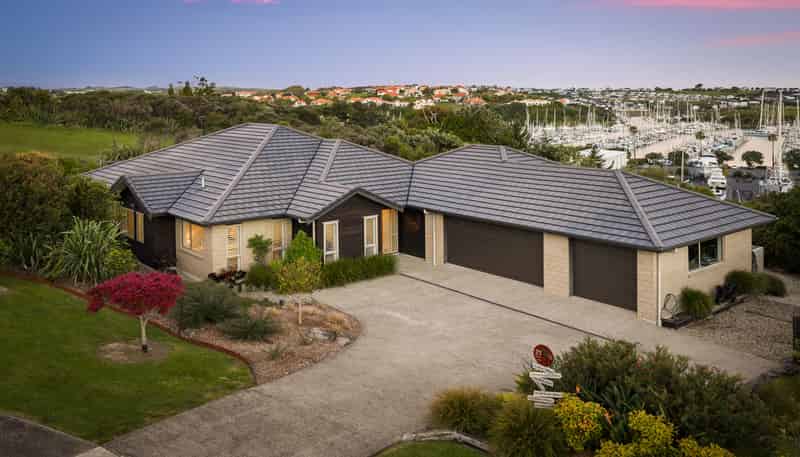 21 Laguna Place, Matakatia