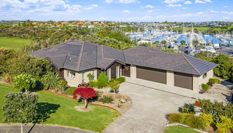 21 Laguna Place, Matakatia