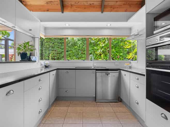 28 Tuhangi Street, Kamo