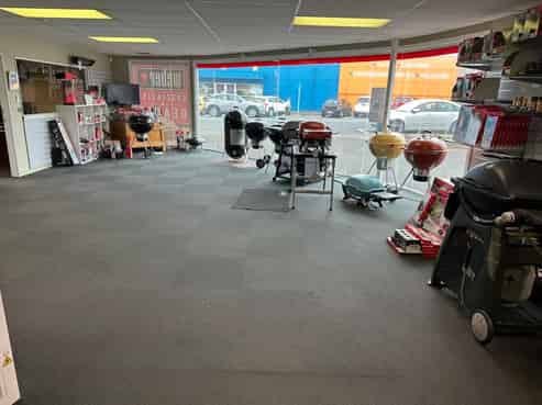 Prime Gill Street Retail Showroom with Parking