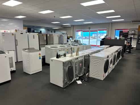 Prime Gill Street Retail Showroom with Parking