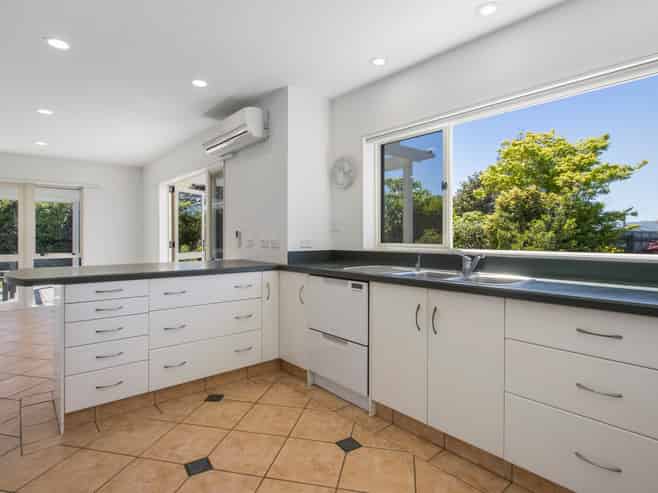 10 Highfields Drive, Katikati