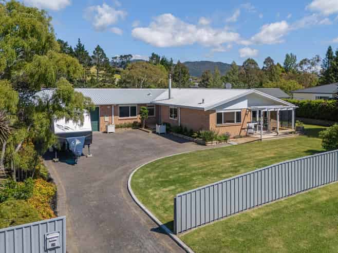 10 Highfields Drive, Katikati