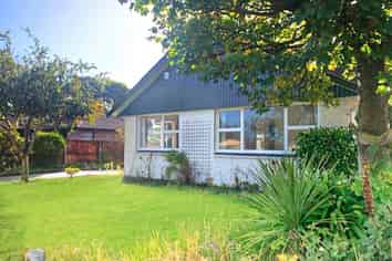 5 Clarevale Street, Burwood