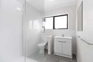 2/633 Grey Street, Hamilton East