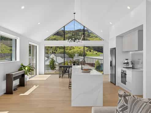 6 Round Hill Rise, Cracroft