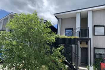 9/1 Genevieve Lane, Hobsonville