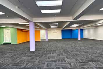 422M² RETAIL SPACE FOR LEASE
