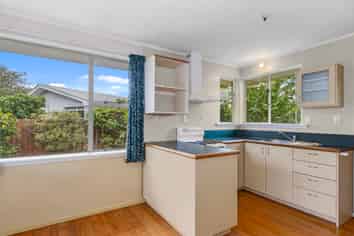 10A Amos Place, SHIRLEY